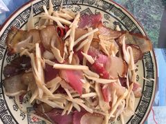 -乡土特色.冷锅鱼.牦牛肉汤锅