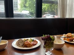 -杭州西湖湖滨银泰亚朵酒店