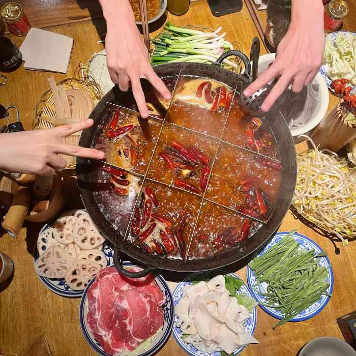 锅锅筵水八块老火锅(重庆天地店)-"重庆天地,真的是非常不错的地方