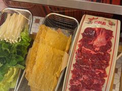 -沙胆彪炭炉牛杂煲(上海日月光广场店)