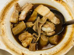 肉骨茶的湯-新峰肉骨茶