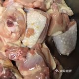 大盘鸡和炒面片！材料非常简单：半只三黄鸡
