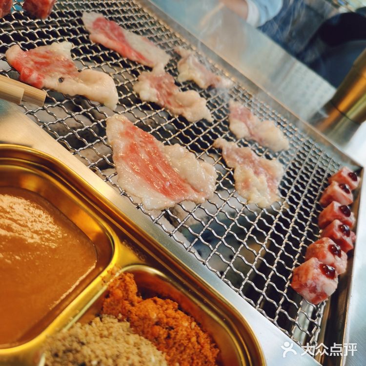 🍣这里的烤肉也太美味了吧