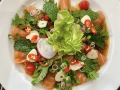 -Chom Cafe and Restaurant