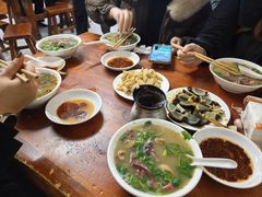 -宝瑞门钉肉饼店