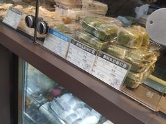 面包甜点陈列柜-五芳齋(云南南路店)