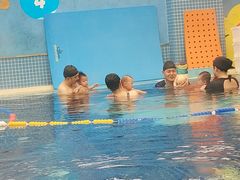 -龙格亲子游泳•水育早教运动中心