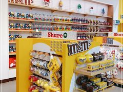 -m豆巧克力世界(上海世茂广场店)