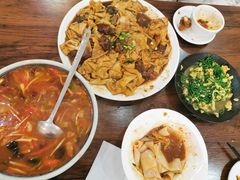 -壹阁胡羊焖饼(特色小吃街店)