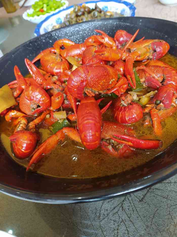 邵伯老九龙虾-"蒜蓉龙虾感觉一般,十三香有点辣,肉还可以.