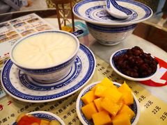 招牌双皮奶任意配-广信牛奶甜品世家(台东店)