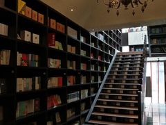 -钟书阁(松江泰晤士小镇店)