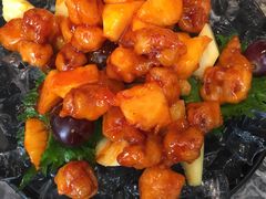 冰镇菠萝咕咾肉-稻鲜记潮汕砂锅粥