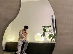 -洪小鹏生活美学馆(领SHOW天地店)