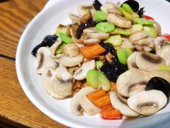 蚕豆米炒口蘑-金锅小厨(乐活街店)