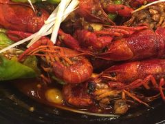 -虾弄弄海派小龙虾·牛羊蝎子火锅