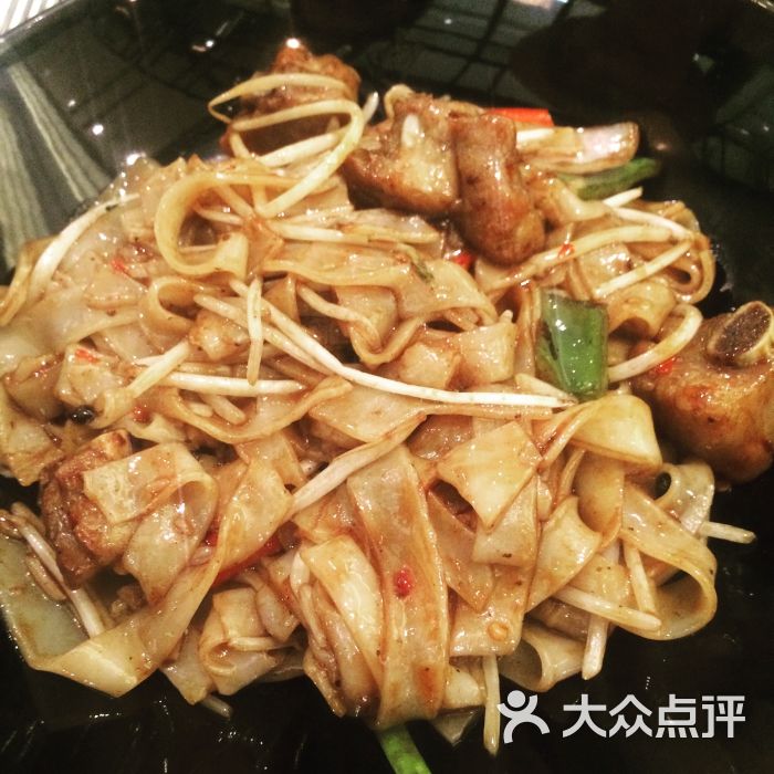 豆豉排骨炒河粉