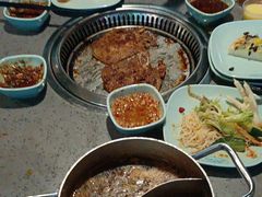 -金滏山烤肉·海鲜·火锅自助餐厅(襄阳万达店)