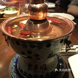 可以单人单锅，也可以有大锅。小料比较全