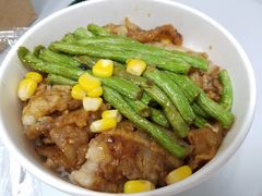 韩式五花肉盖饭-Pelicana百利家炸鸡(江南西名店城店)