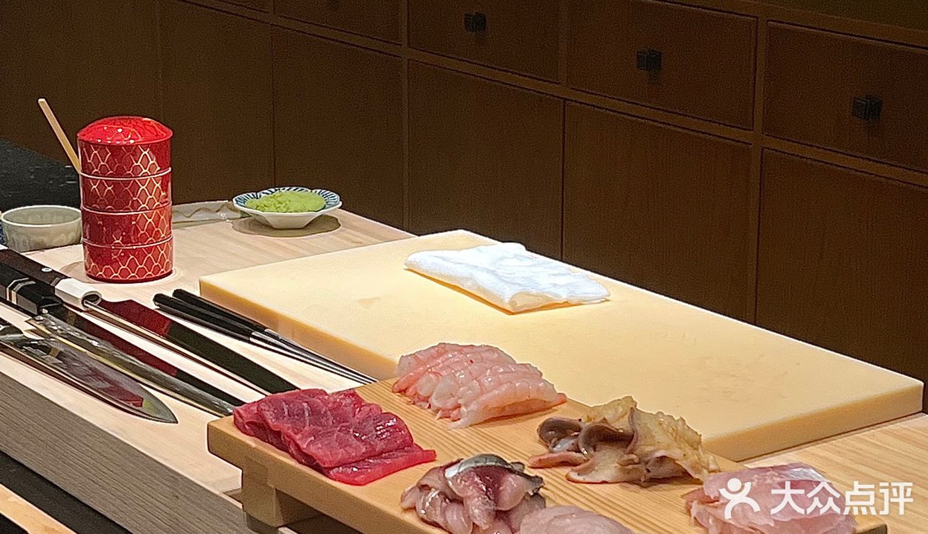 俯瞰东莞CBD的高空omakase 夜景与美食同在