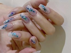 -悦指间美甲美睫