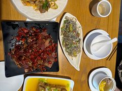 -隔壁老王·家常云南菜(花巷店)