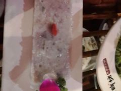-老牌坊云南鱼豆花火锅(哈西万达店)