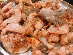 梭边鱼-肖肖酸萝卜鱼火锅(总店)