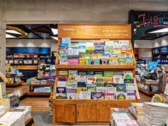 -西西弗书店&矢量咖啡(凯德晶萃广场店)