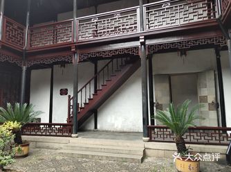 又降温又下雨的，但是大家兴致不减
