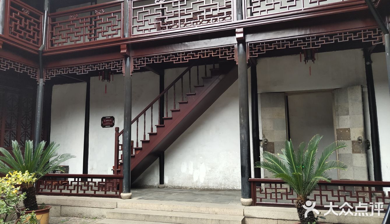 又降温又下雨的，但是大家兴致不减