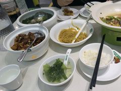 -绿草地·湘菜(7mall店)