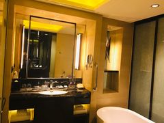 -成都保利公园皇冠假日酒店(熊猫基地店)
