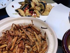 砂锅烧山菌-老牌坊鲁菜名店(美莲广场店)