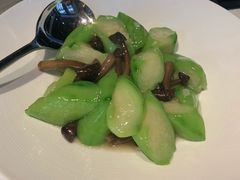 菌菇炒胜瓜-皇朝会.经典传统粤菜(外滩店)