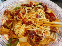 -歹歹的加个面过油肉拌面