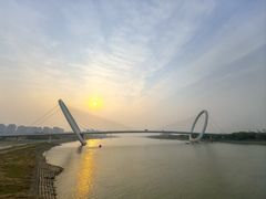 -南京眼步行桥