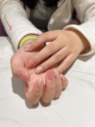 -孔雀手美甲美睫护理