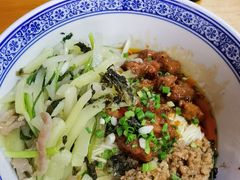 辣肉面-沪西老弄堂面馆(定西路店)