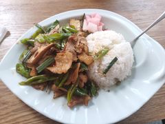 农家小炒肉饭-车沾巷·重庆老味豌杂面