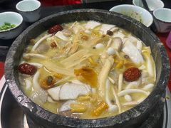 -南渝食府.墨脱石锅松茸鸡
