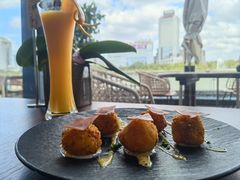 -MONICH牛排融合餐厅(和义大道购物中心店)