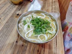 -张家羊肉汤粉小吃店