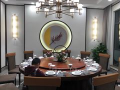 包厢-千滋百味·醉江澜花园餐厅(街道口店)