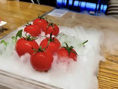 番茄脆菇沙拉-小大董·烤鸭(五棵松店)