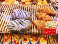 黑芝麻红豆软欧包-匠造烘焙(上海湾店)
