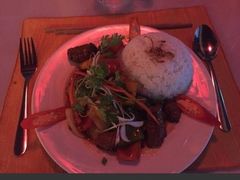 菠萝牛肉菜-Lanterns Vietnamese Restaurant