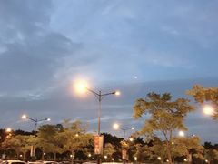 -奕欧来上海购物村停车场