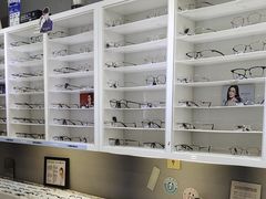 -天空之镜眼镜店蔡司依视路授权店(天通苑店)